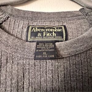 Abercrombie & Fitch Charcoal Crewneck Size XL